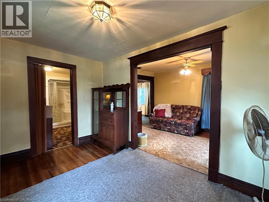 305 NORTH CAYUGA Street W - 11