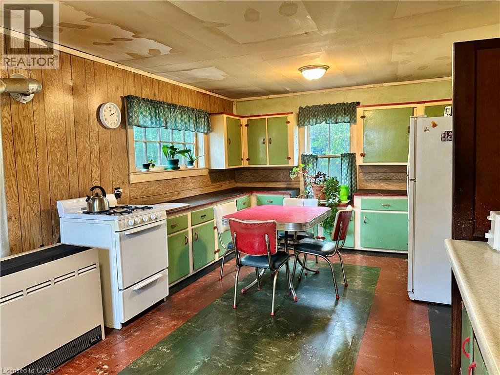 305 NORTH CAYUGA Street W - 20