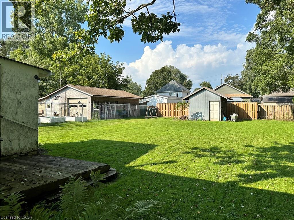 305 NORTH CAYUGA Street W - 32
