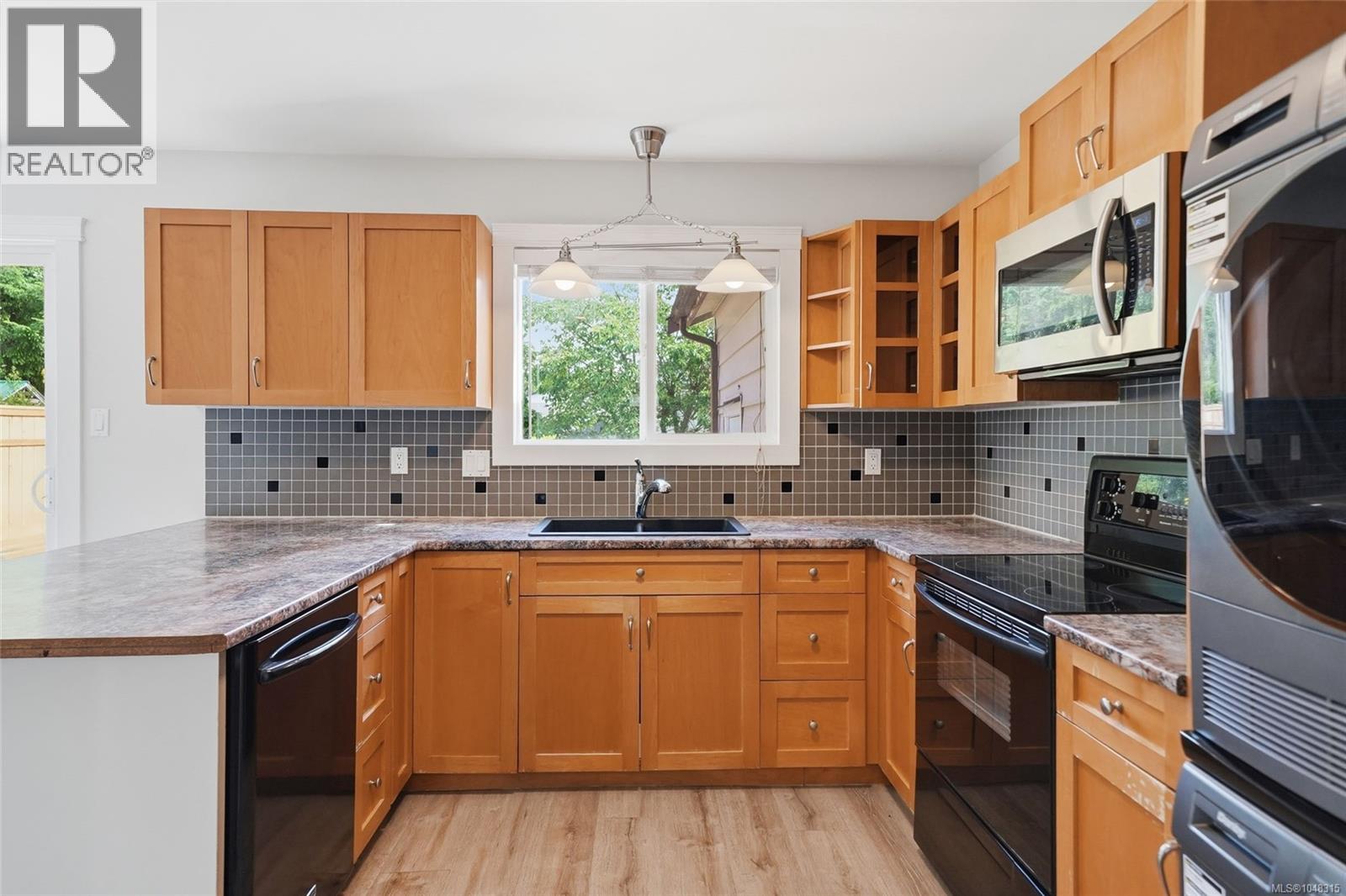 2457 Rosstown Rd, Nanaimo