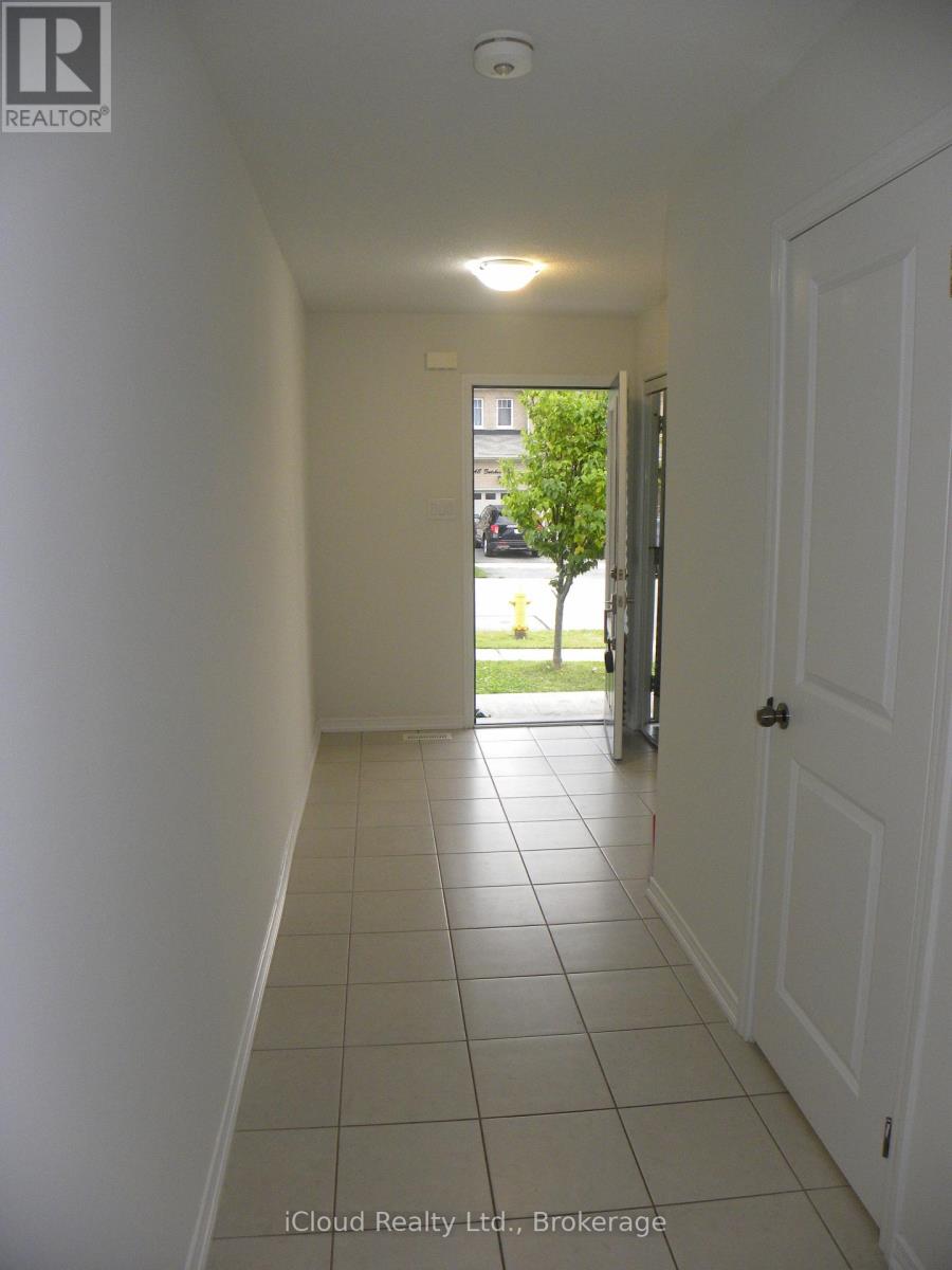 45 Butcher Crescent, Brantford, Ontario, N3T0P3, Brantford, Ontario — photo 4 of 5