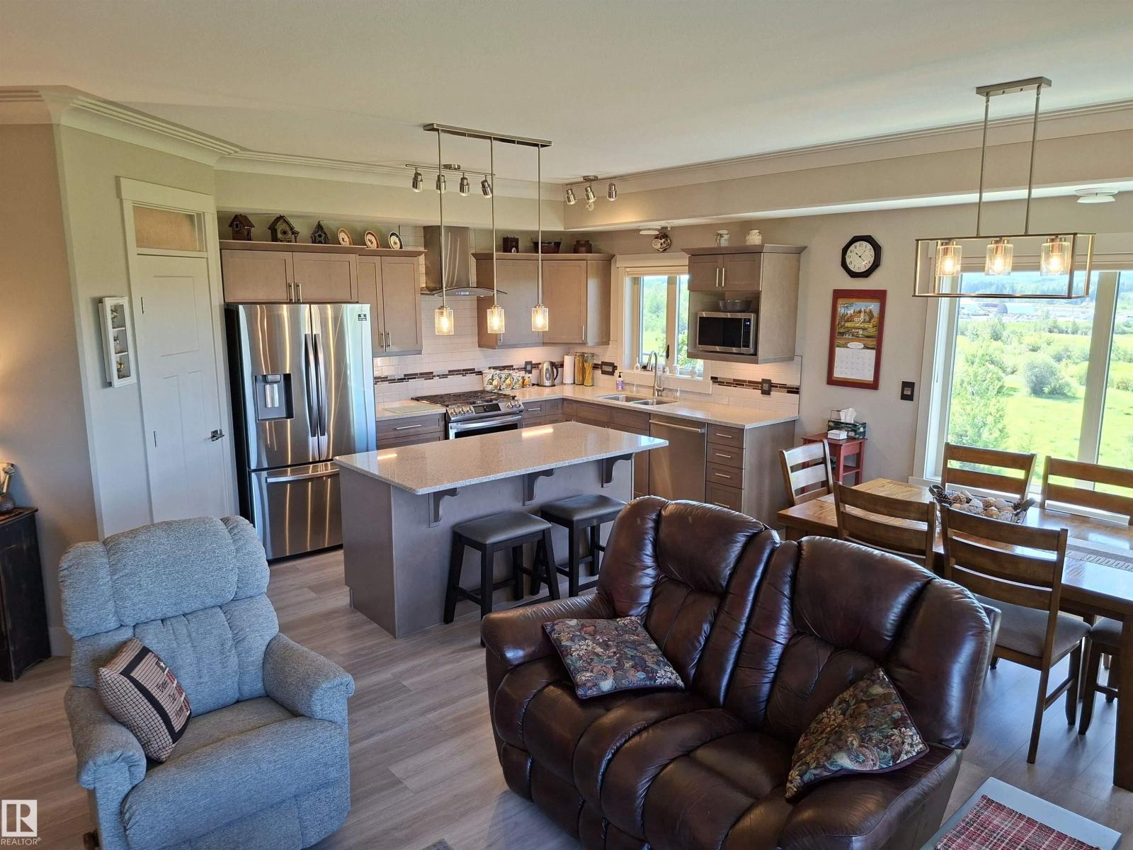 #401 5201 BROUGHAM DR - 14