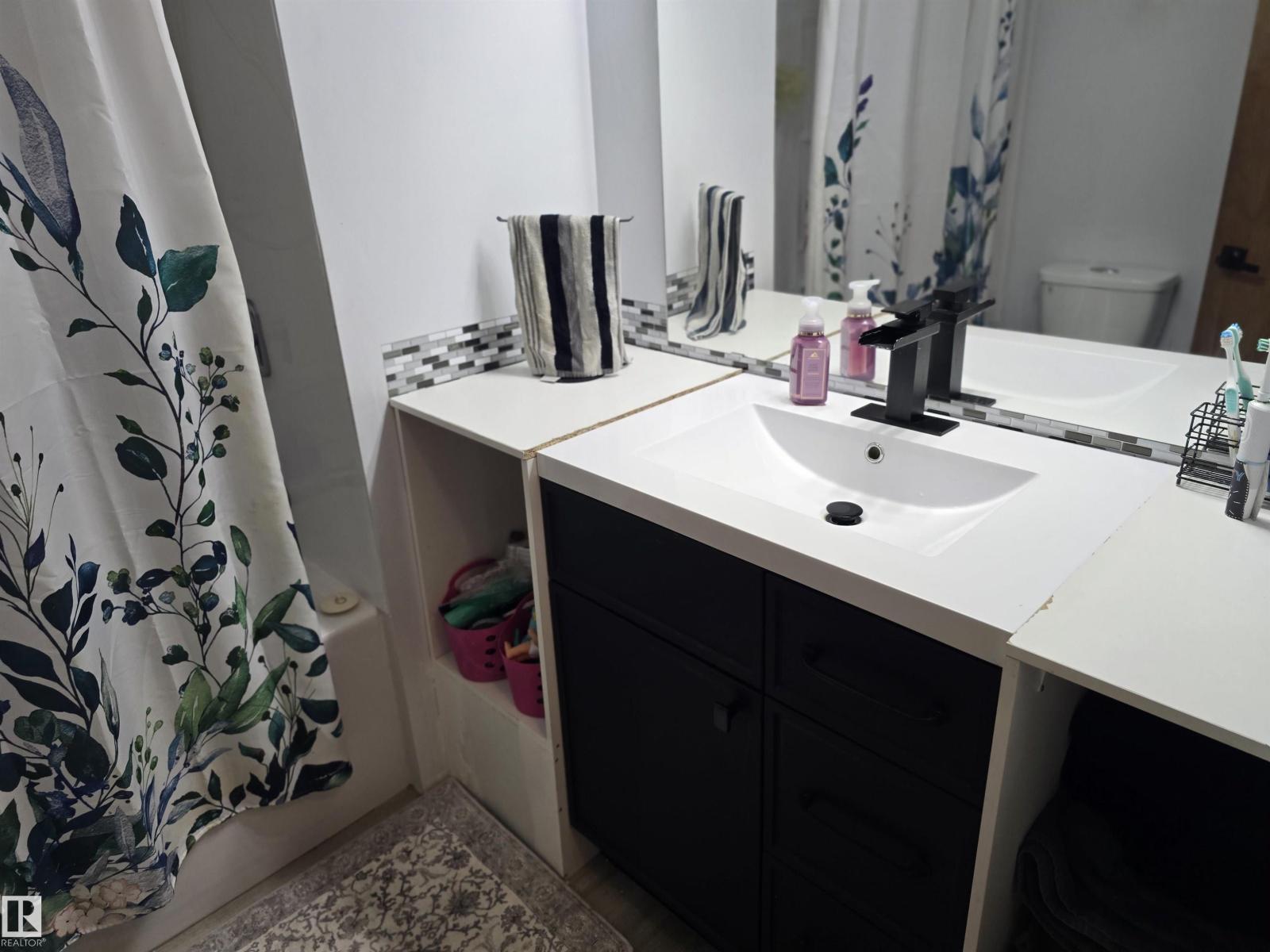33 Athapaskan Dr, Corinthia Park — photo 17 of 29