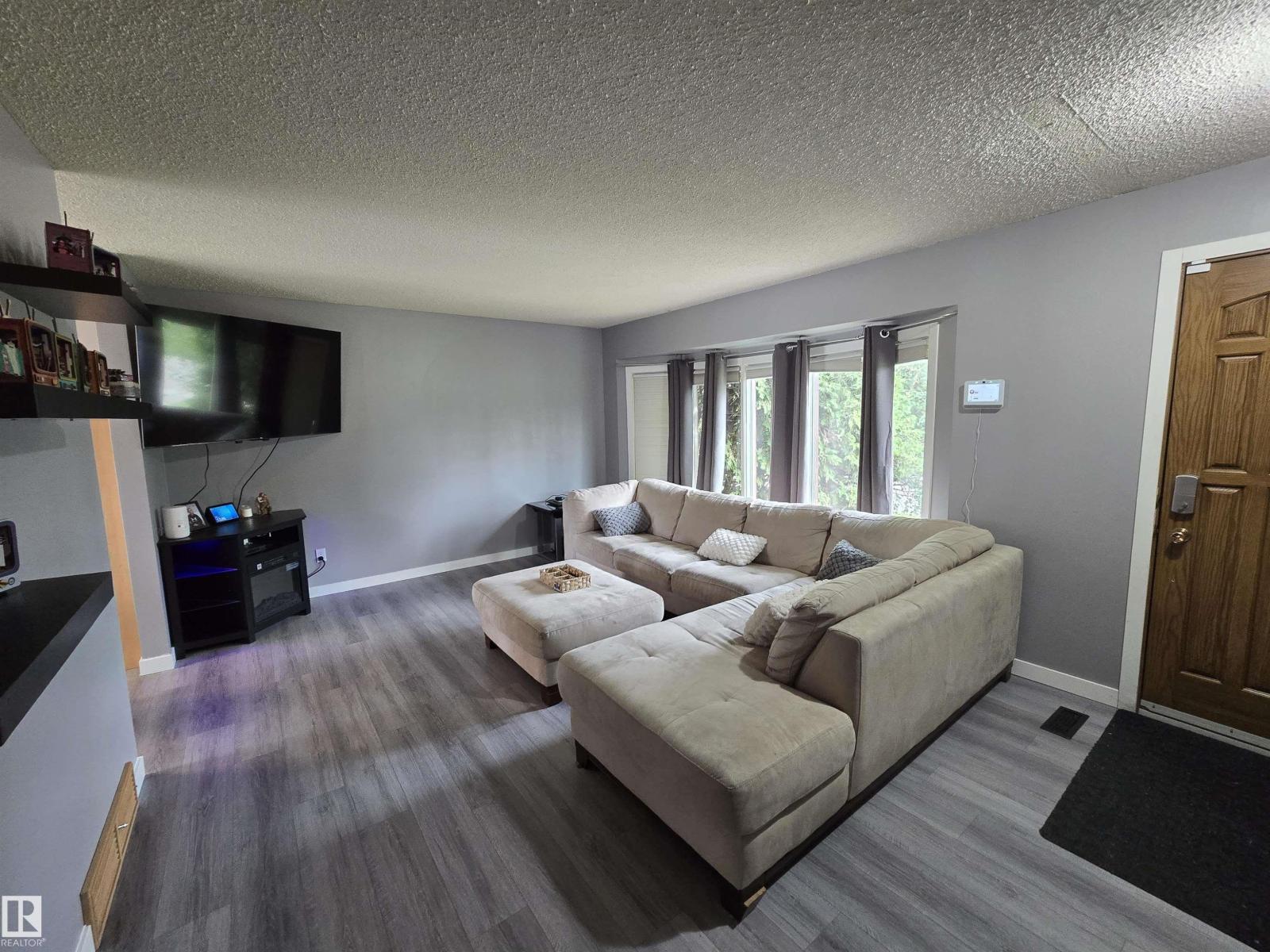 33 Athapaskan DR, Leduc, Alberta, T9E4E4, Leduc, Alberta — photo 3 of 5