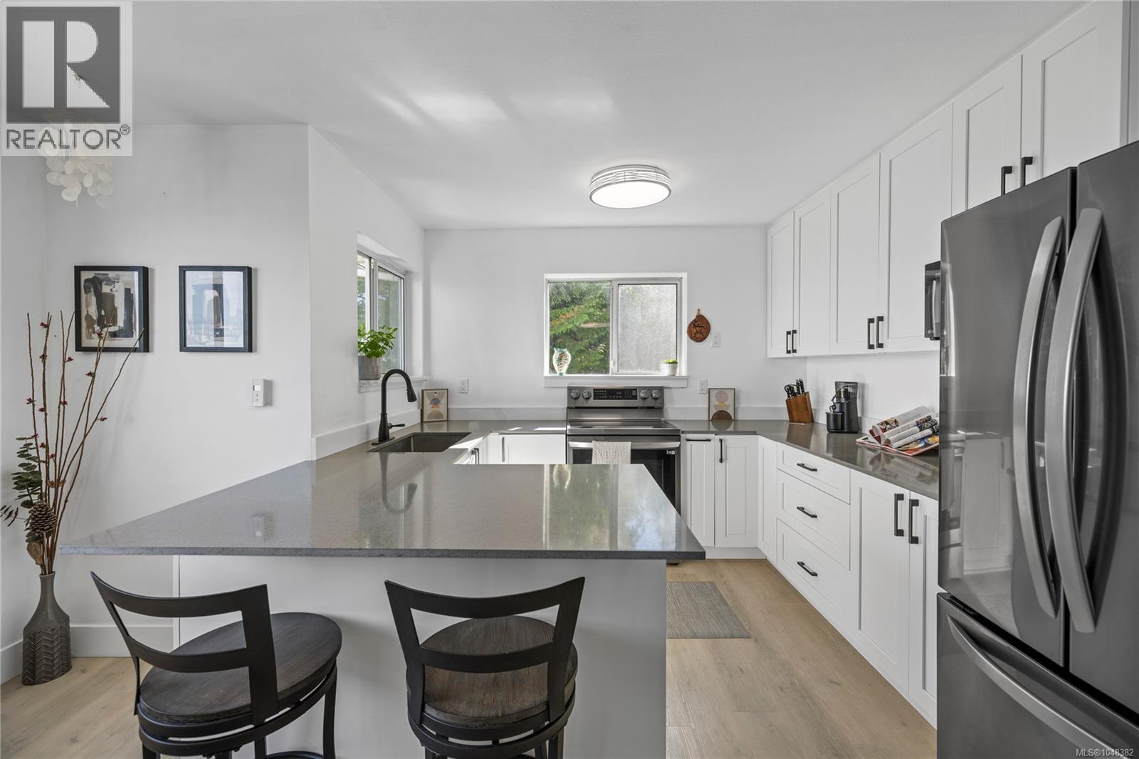 4975 Laguna Way - 12