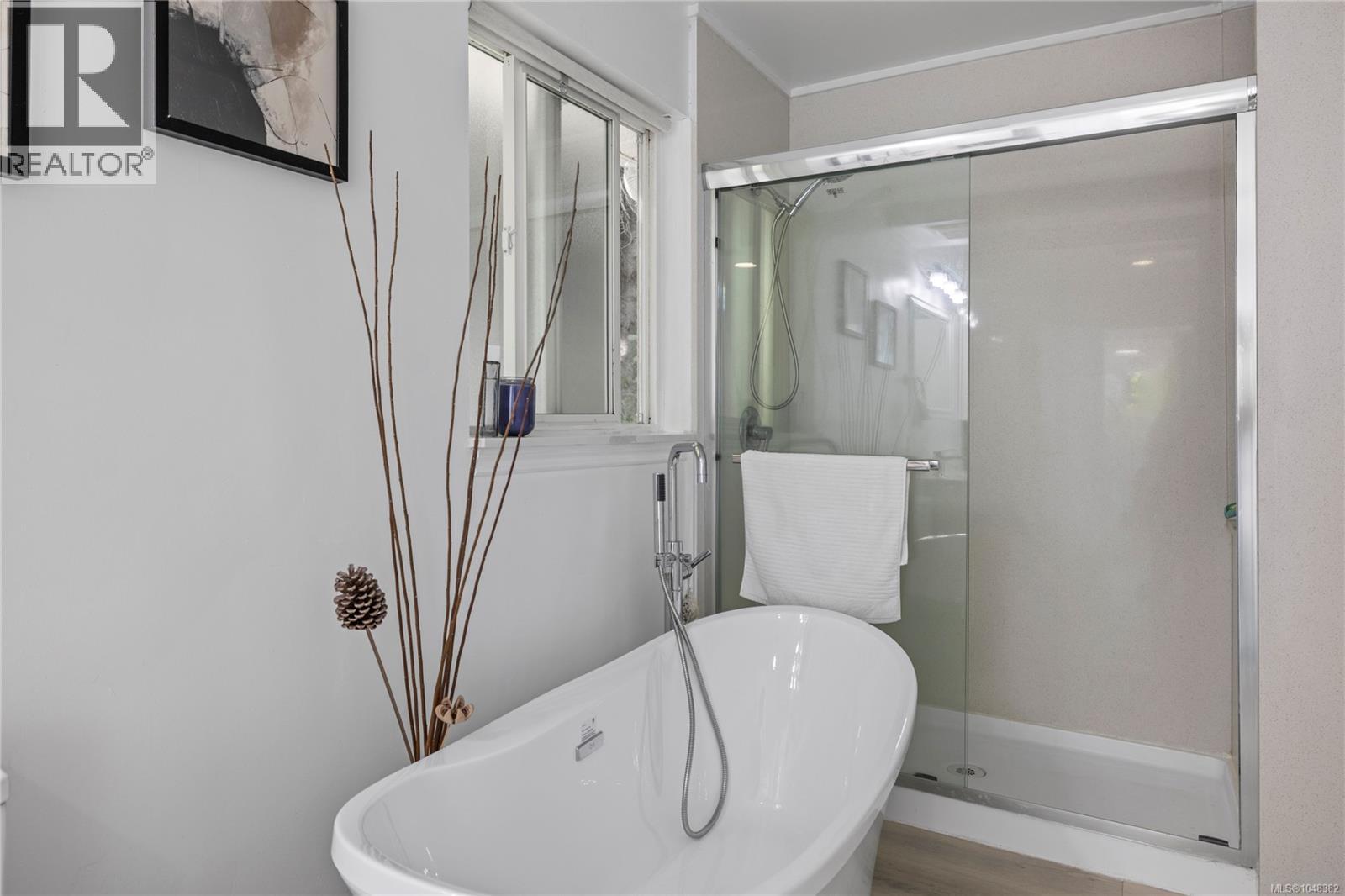 4975 Laguna Way - Image 23