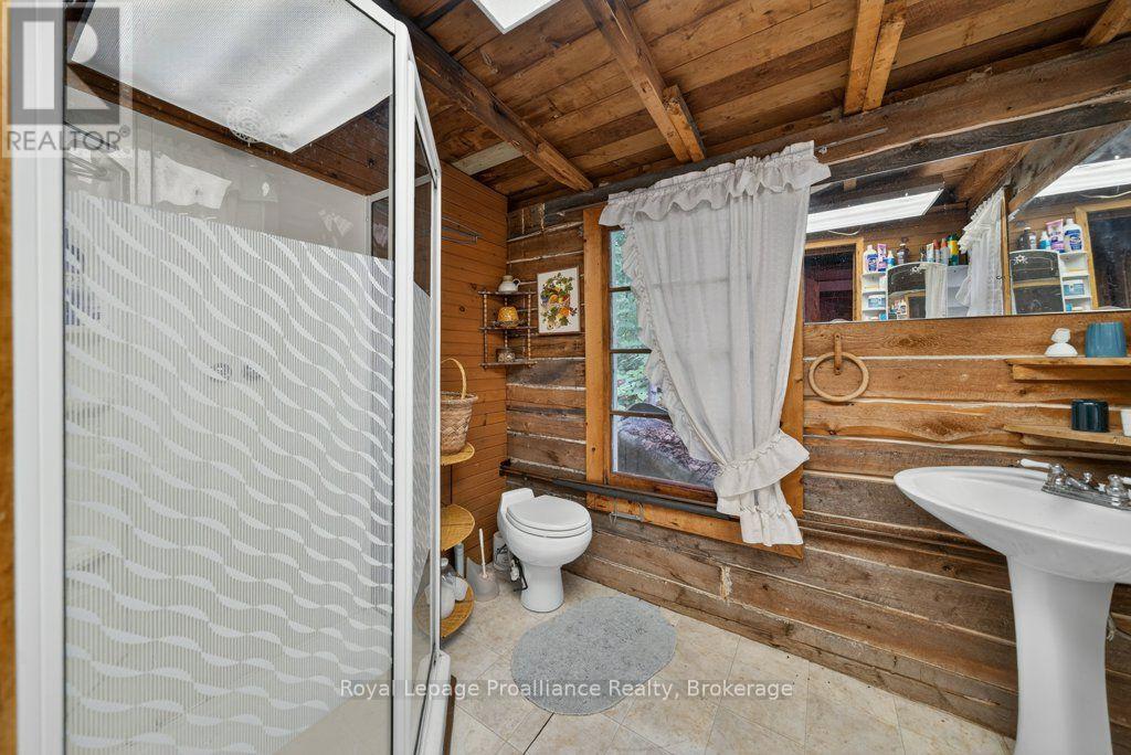 125 MAZINAW LAKE BOAT ACCESS - 33