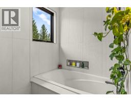 160 Carey, Canmore, AB T1W2R4 Photo 24