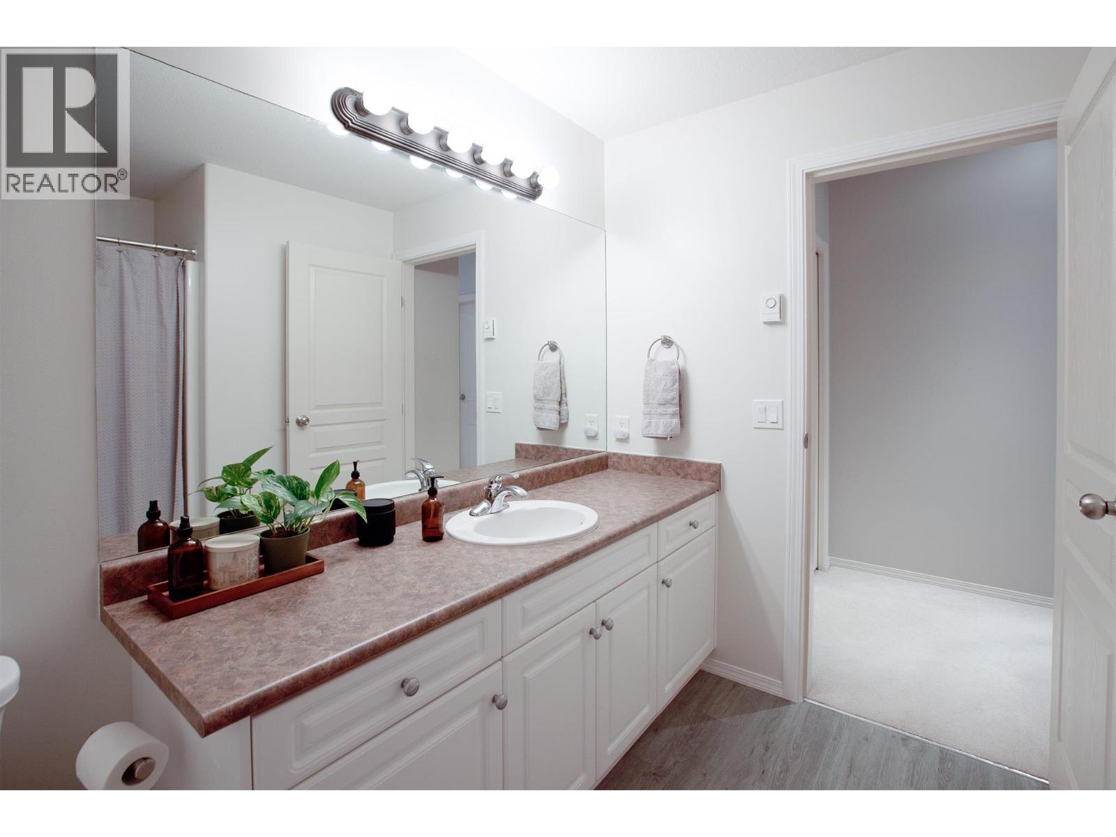 #211 2300 Benvoulin Road - 25