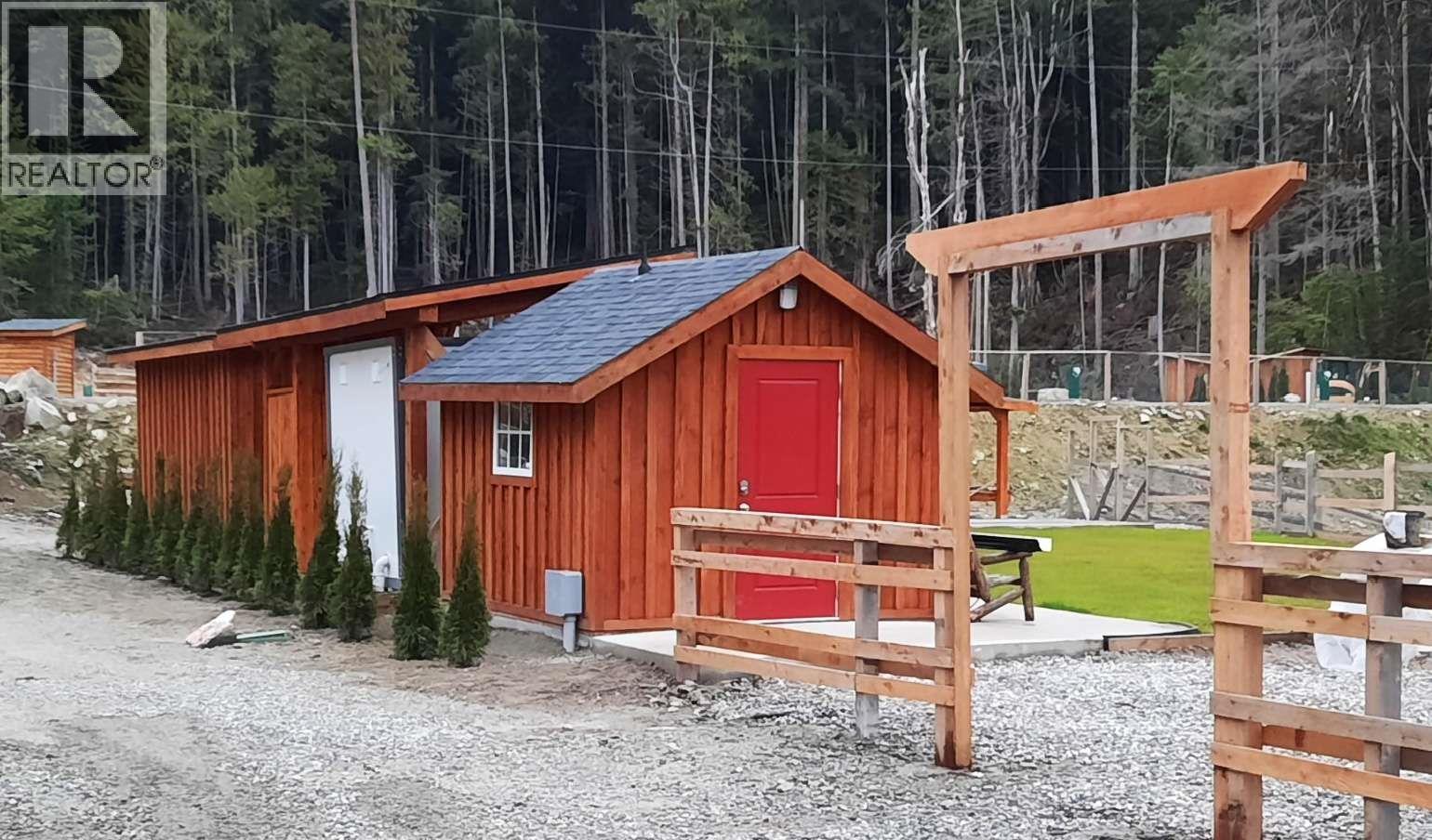 4460 GARDEN BAY LAKE Road, Pender Harbour, British Columbia, V0N1S0, Pender Harbour, British Columbia — photo 4 of 5