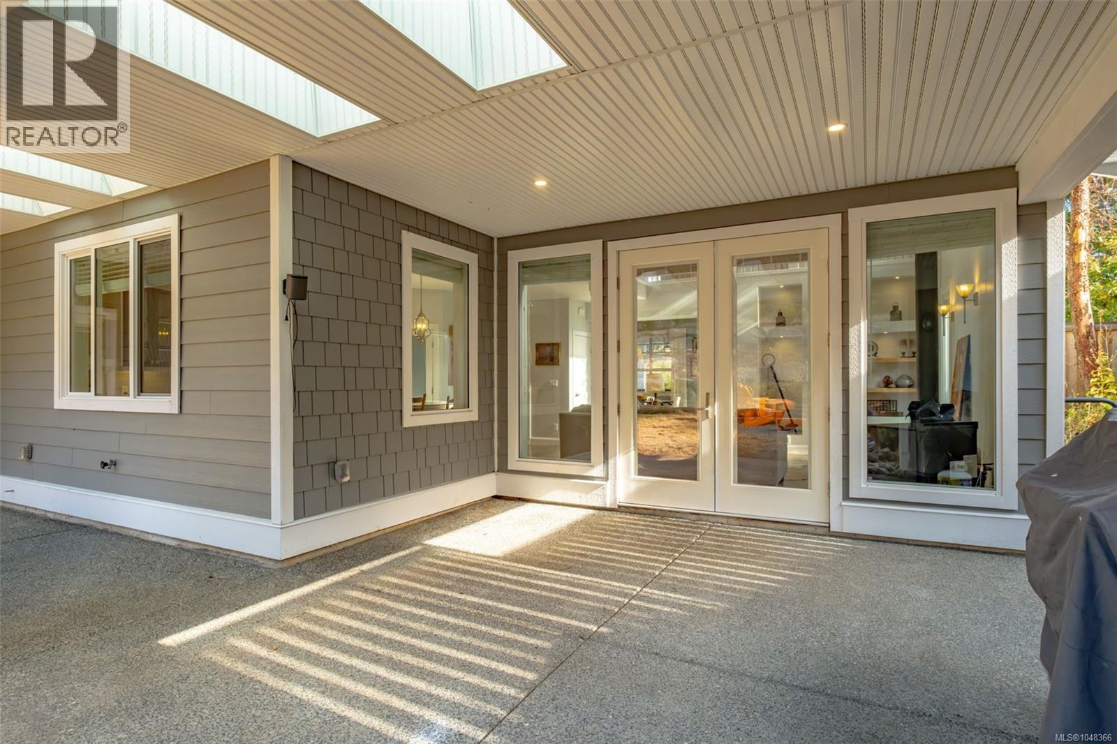 3112 Dolphin Dr - Image 36