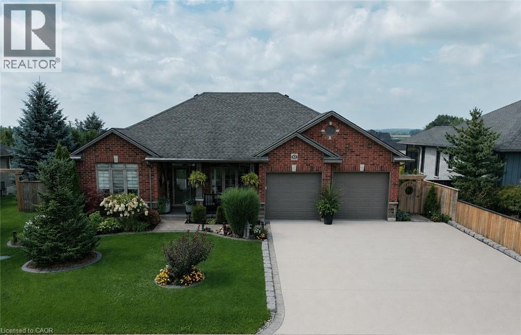42 GRAYDON Drive - 1