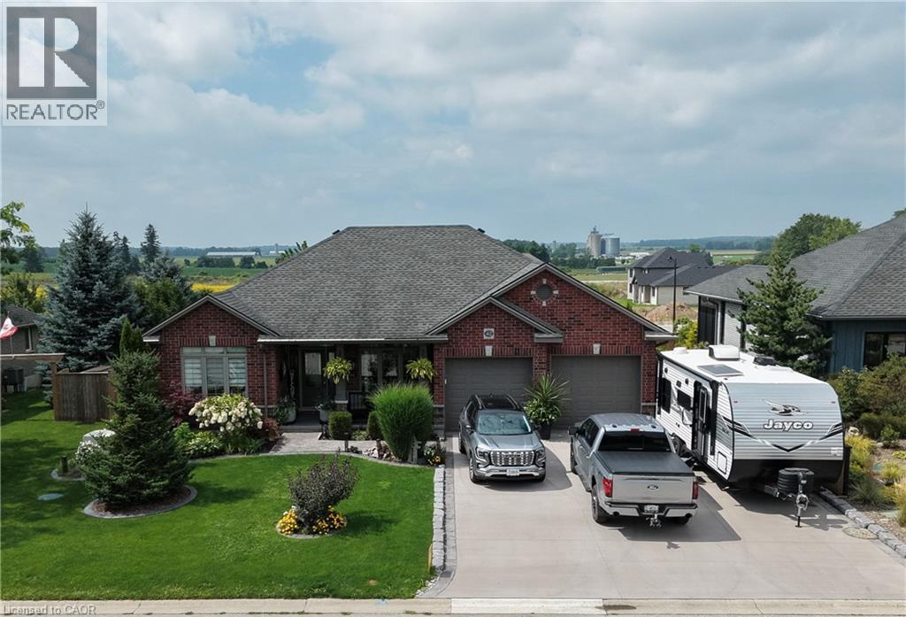 42 GRAYDON Drive - 47
