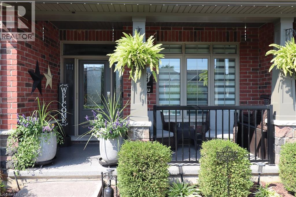 42 GRAYDON Drive - 2