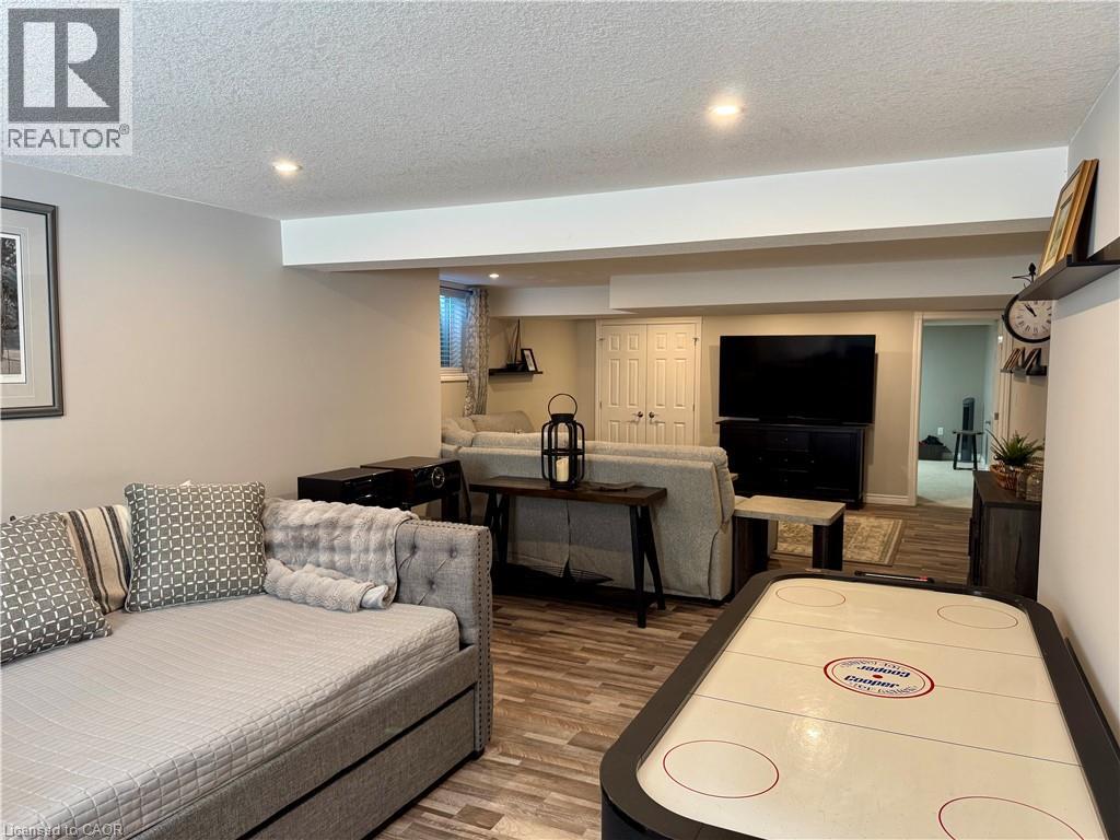 42 GRAYDON Drive - Image 24