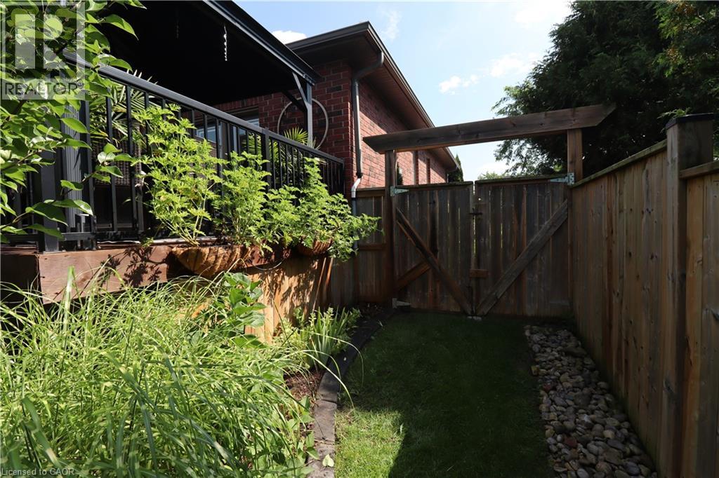 42 GRAYDON Drive - Image 37