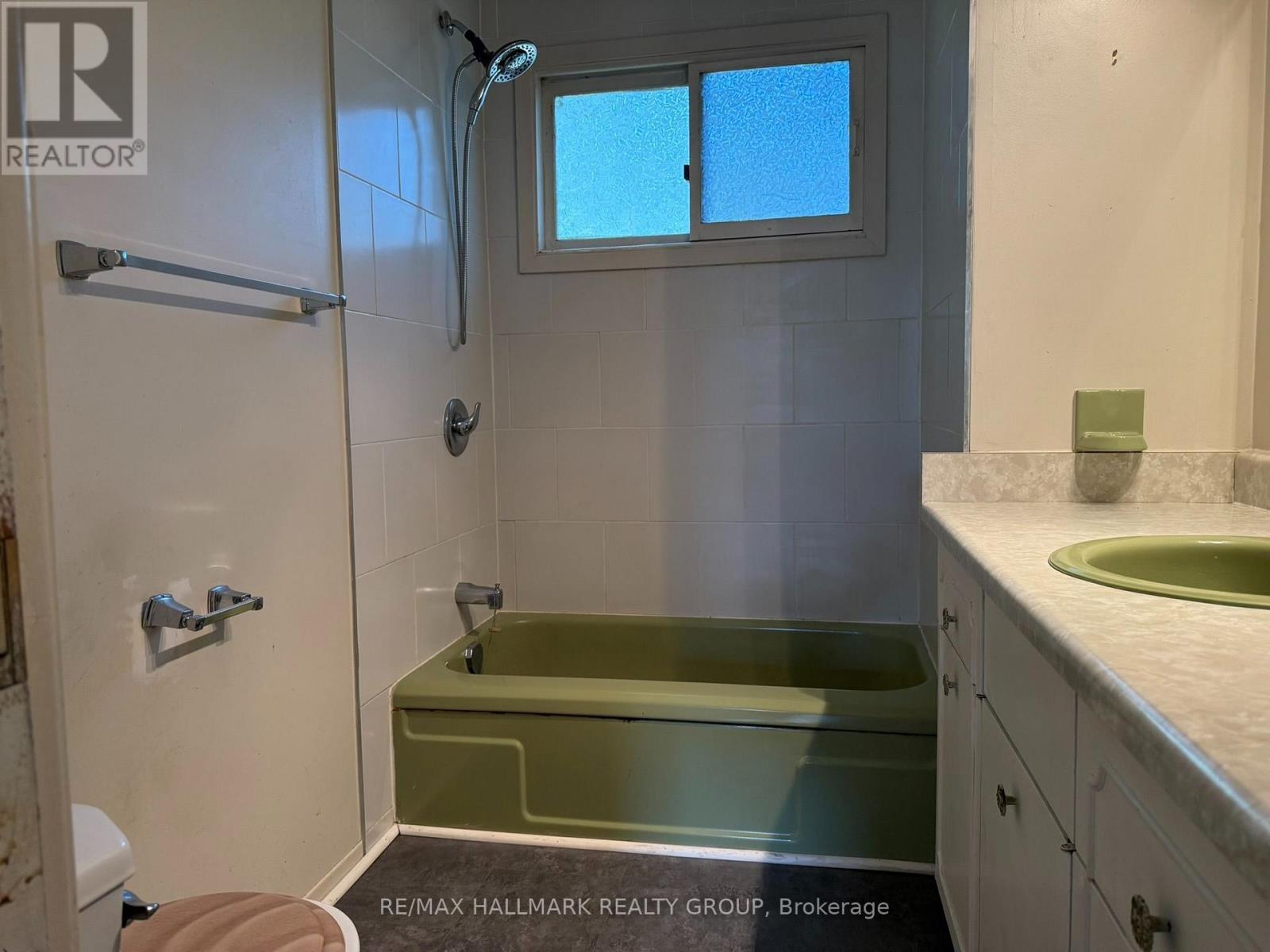 488 BAYVIEW DRIVE - Image 11