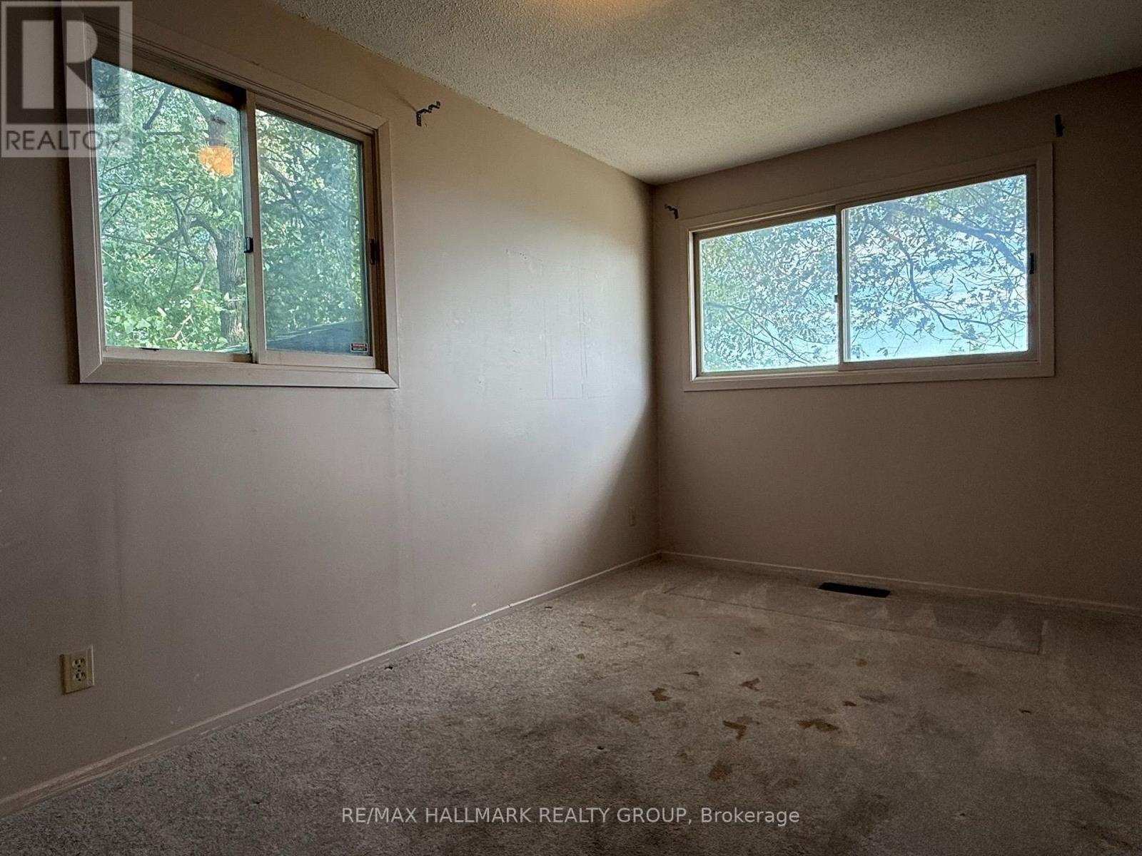 488 BAYVIEW DRIVE - 12