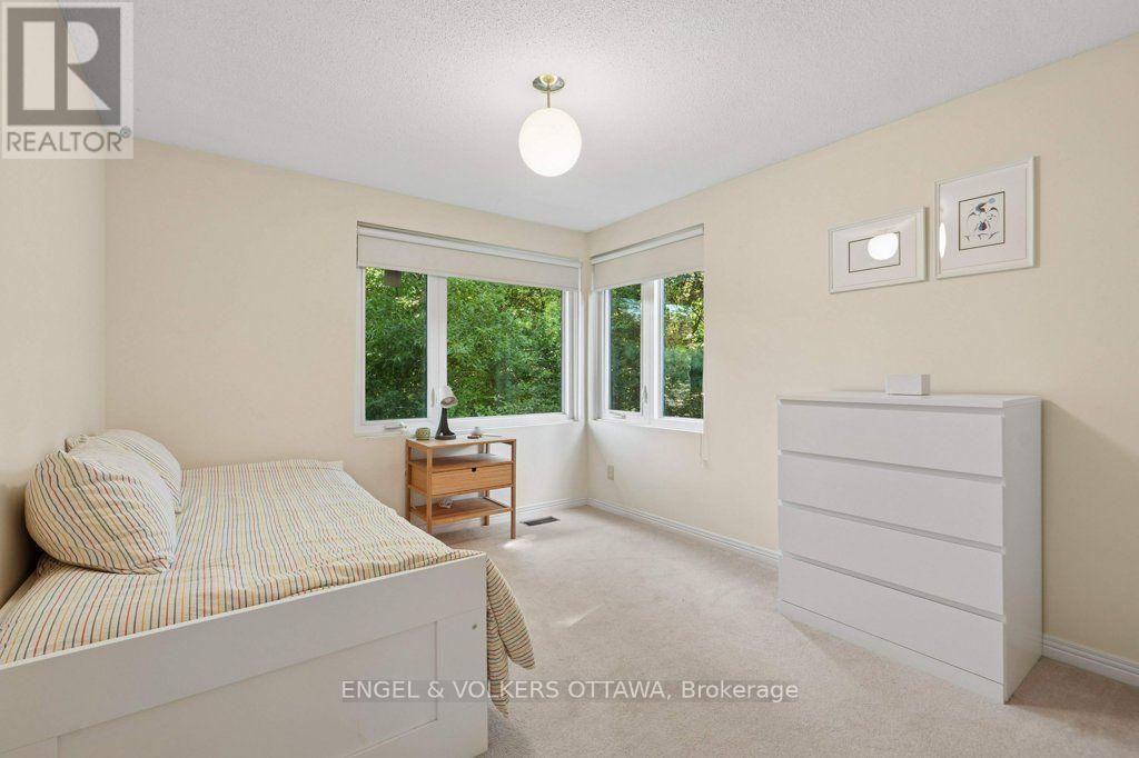 #4 535 HILSON AVENUE - 26
