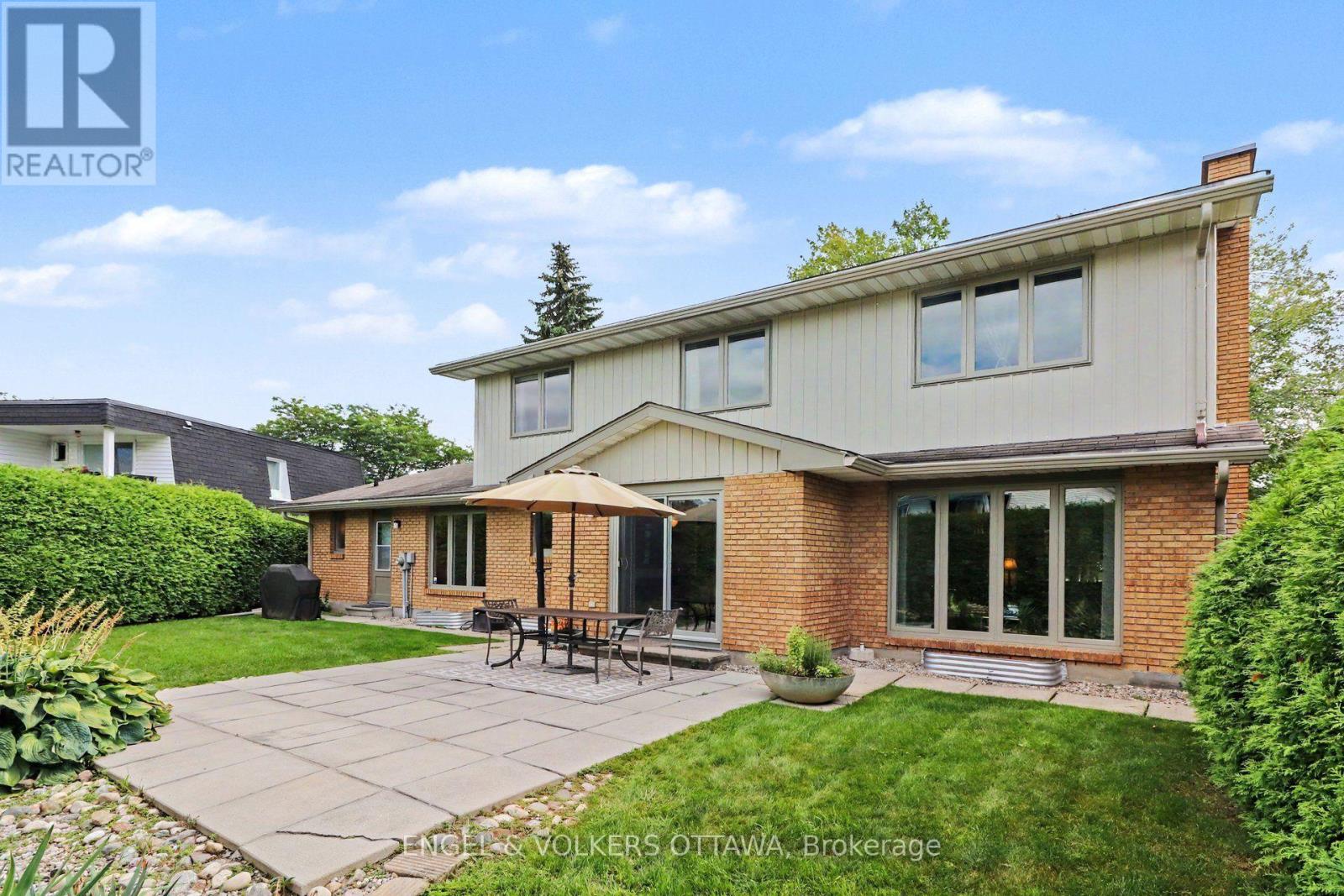 1941 NASKAPI DRIVE - 34