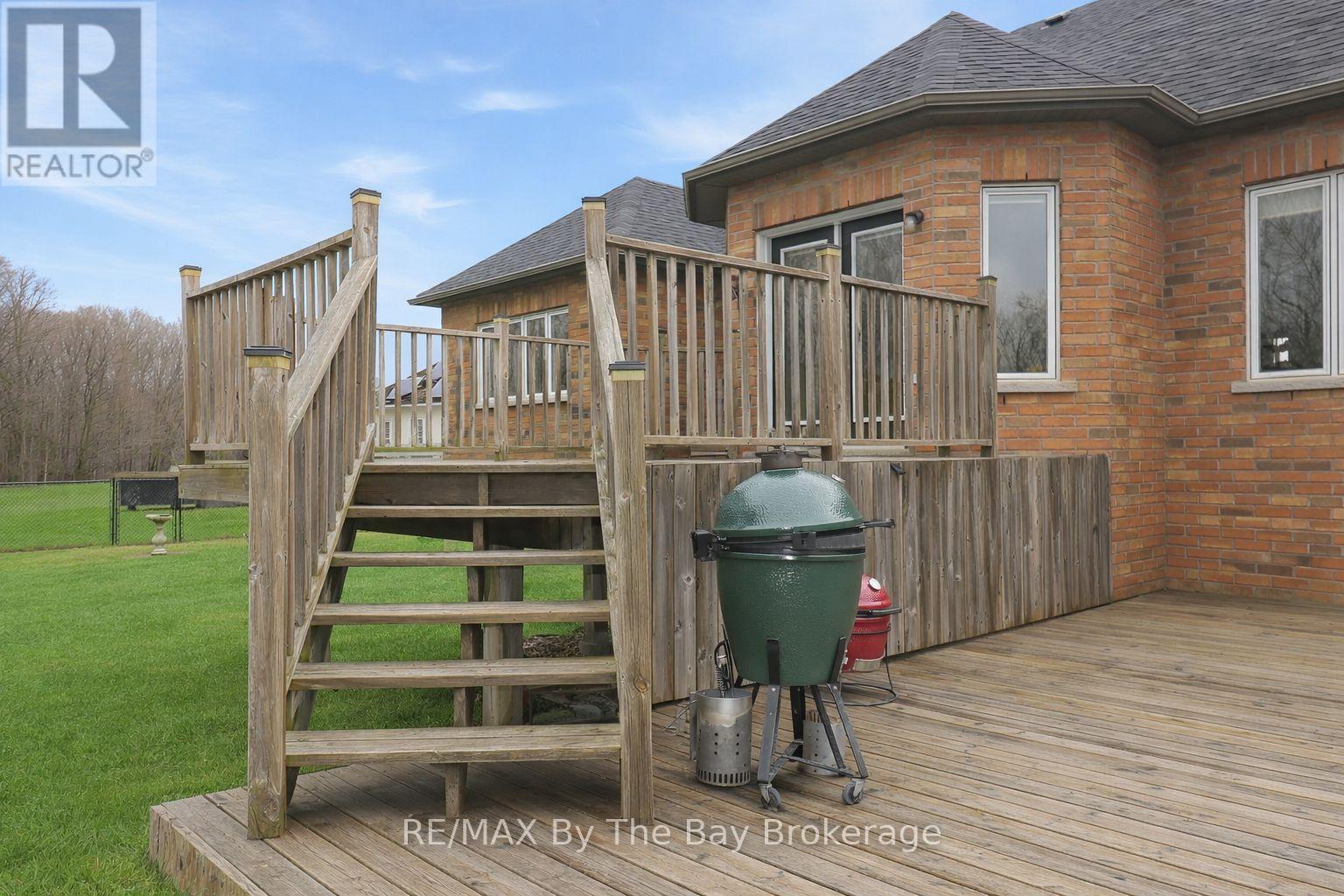 10 BASSWOOD DRIVE - 28