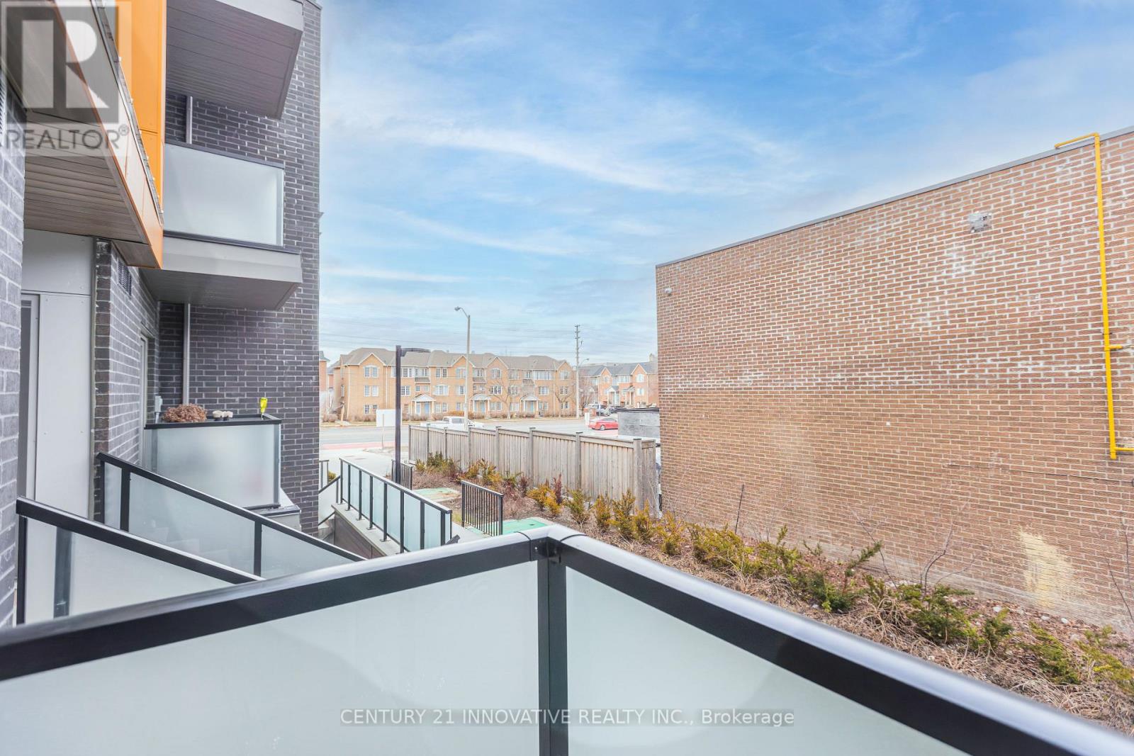 #511 2791 EGLINTON AVENUE E - 1