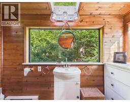 9951 Finn Bay Rd, Powell River, BC V0N2G0 Photo 34