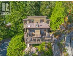 9951 Finn Bay Rd, Powell River, BC V0N2G0 Photo 15