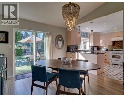 5643 Curtis Place, Sechelt, BC V7Z0R9 Photo 10