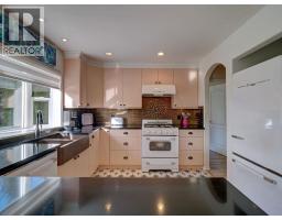 5643 Curtis Place, Sechelt, BC V7Z0R9 Photo 17