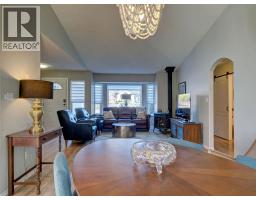 5643 Curtis Place, Sechelt, BC V7Z0R9 Photo 11