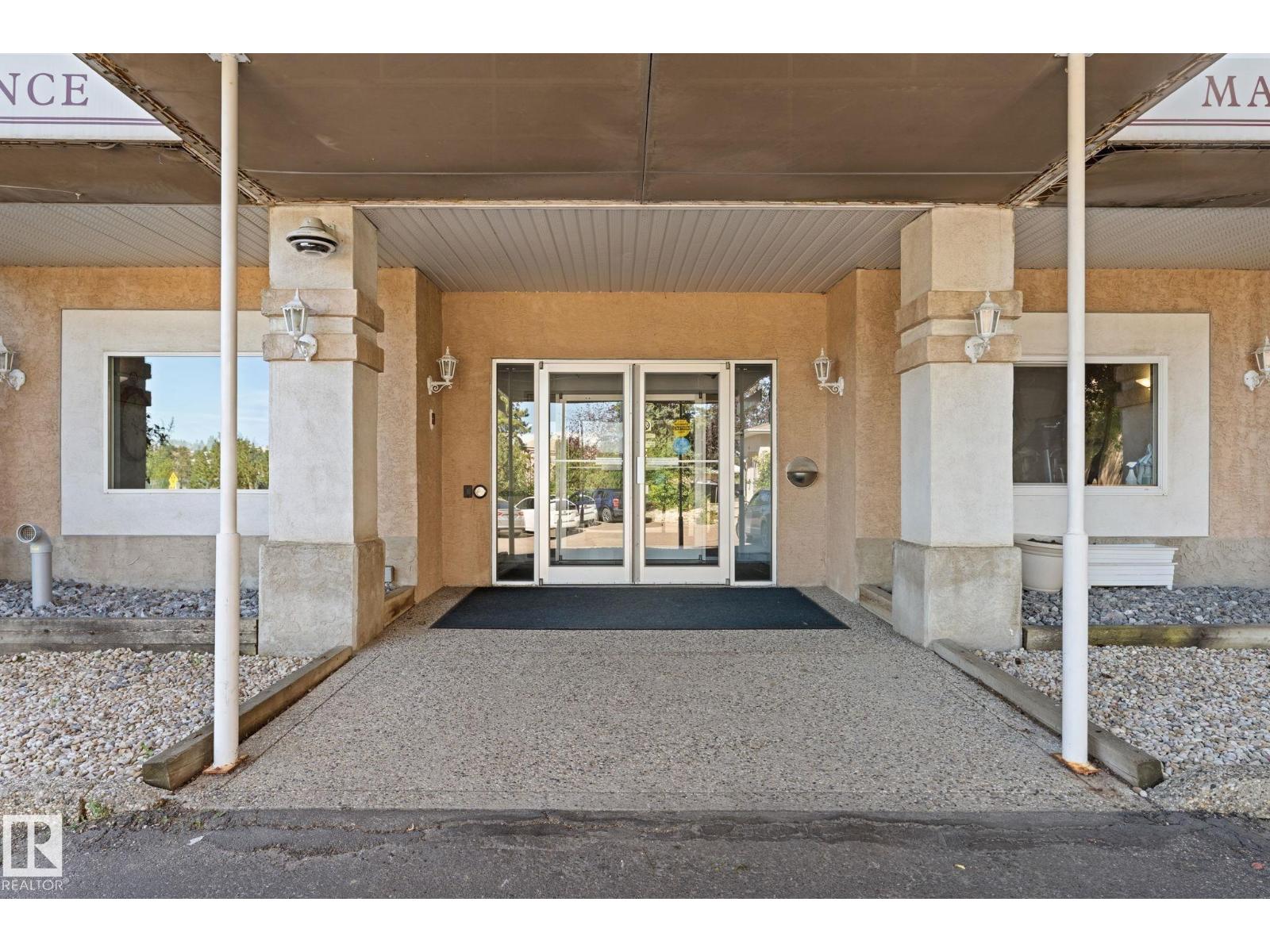 #225 10511 42 AV NW - 3