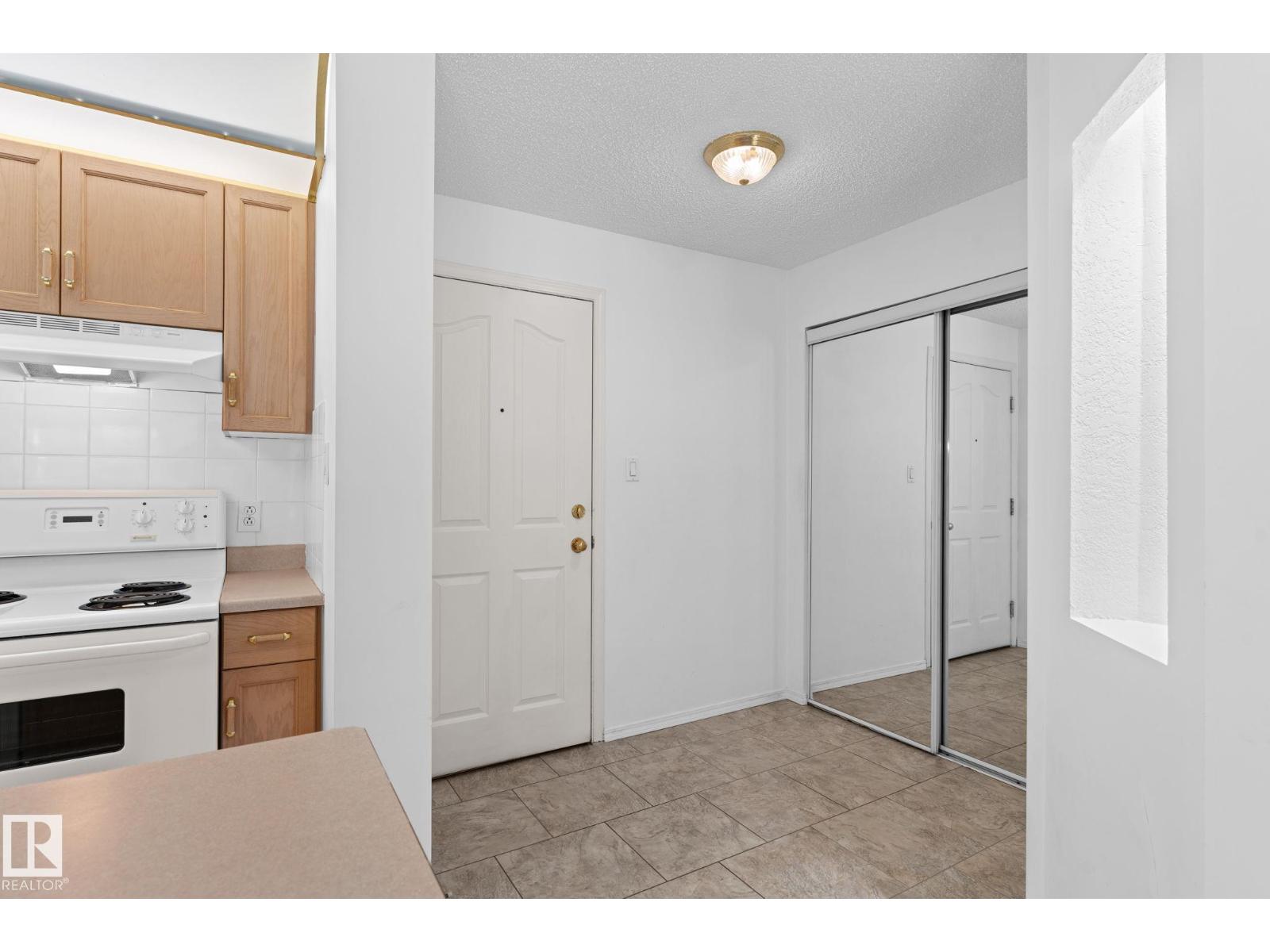 #225 10511 42 AV NW - 9