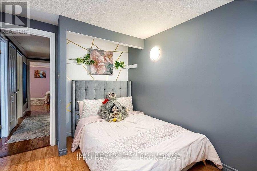 #46 6679 SHELTER BAY ROAD - 31