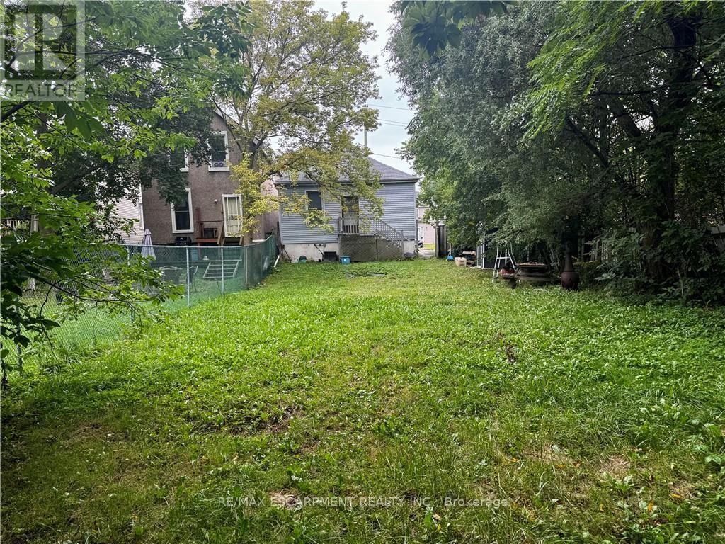 28 BRANTDALE AVENUE - 13