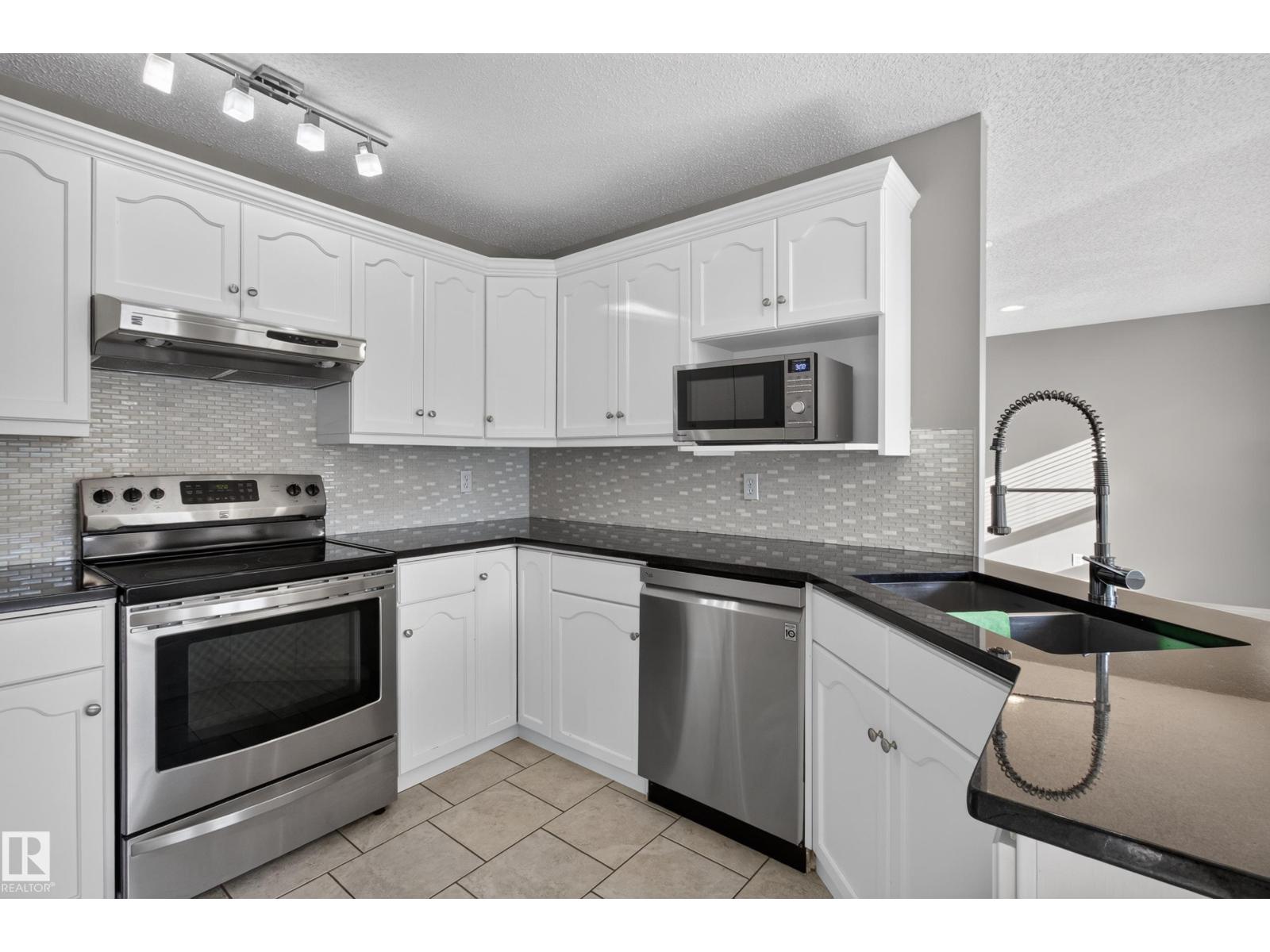 19 CATALINA DR - 24