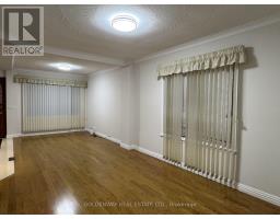 327 Springdale Boulevard, Toronto, ON M4C2A3 Photo 9