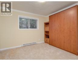 2087 James White Blvd, Sidney, BC V8L4G5 Photo 17