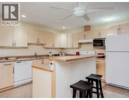 Dining room - 9907 Galaran Rd, Sidney, BC V8L4G5 Photo 8