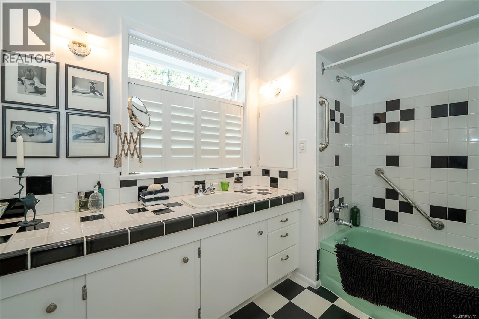 129 Sunset Drive, Salt Spring