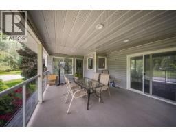 1545 Columbia Road, Ootischenia, BC V1N4L6 Photo 20
