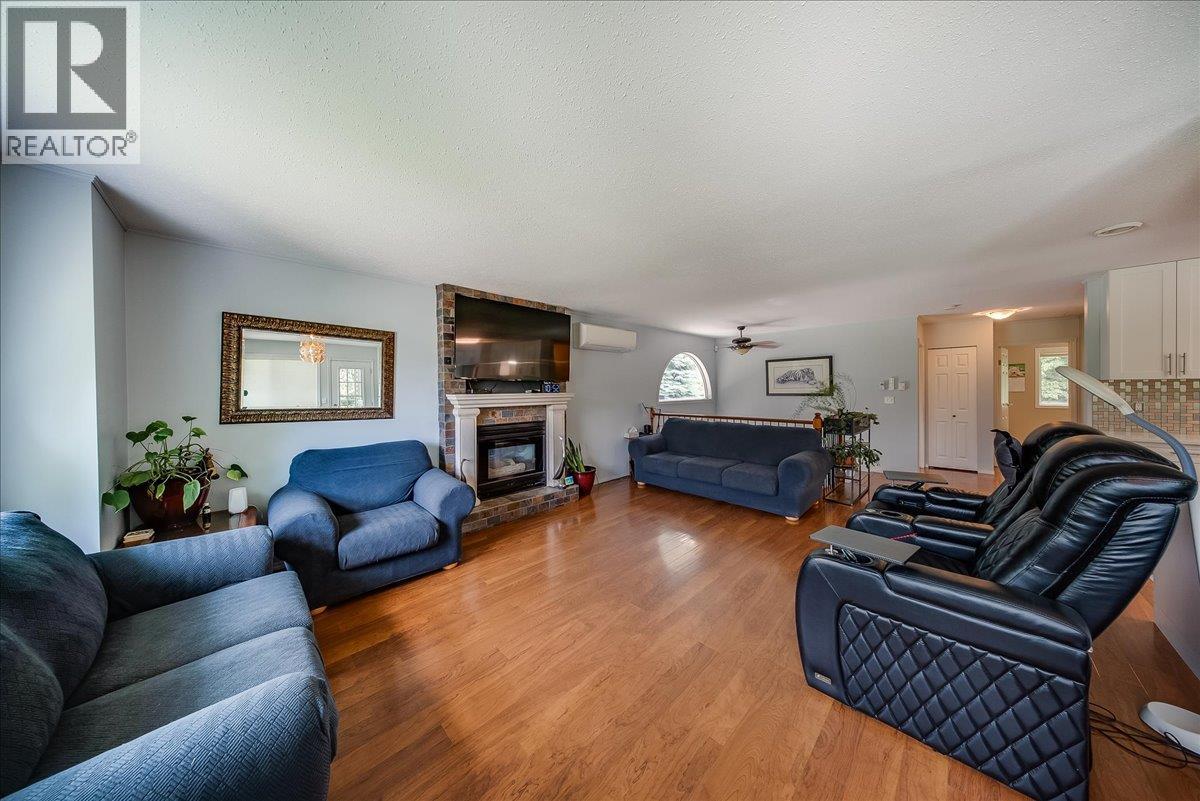 1545 COLUMBIA Road - Image 9