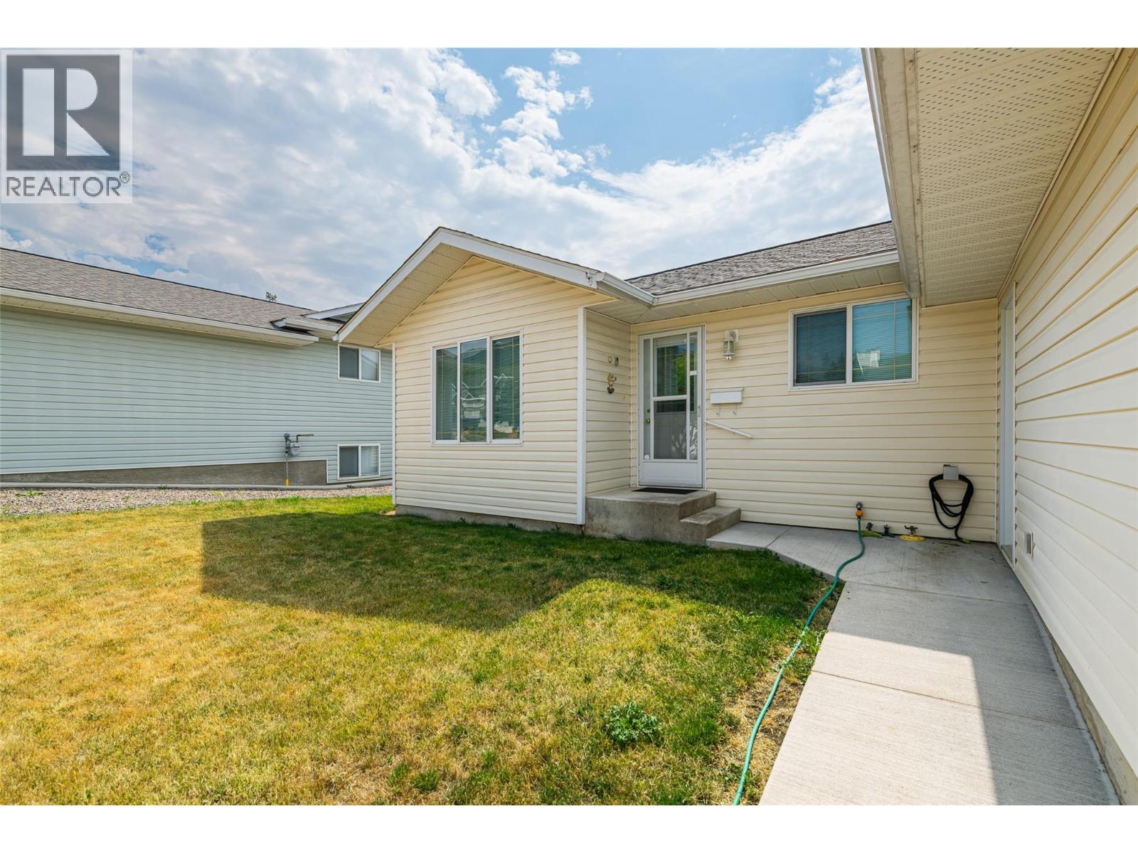 307 Dugan Street, Creston, British Columbia, V0B1G3, Creston, British Columbia — photo 4 of 5