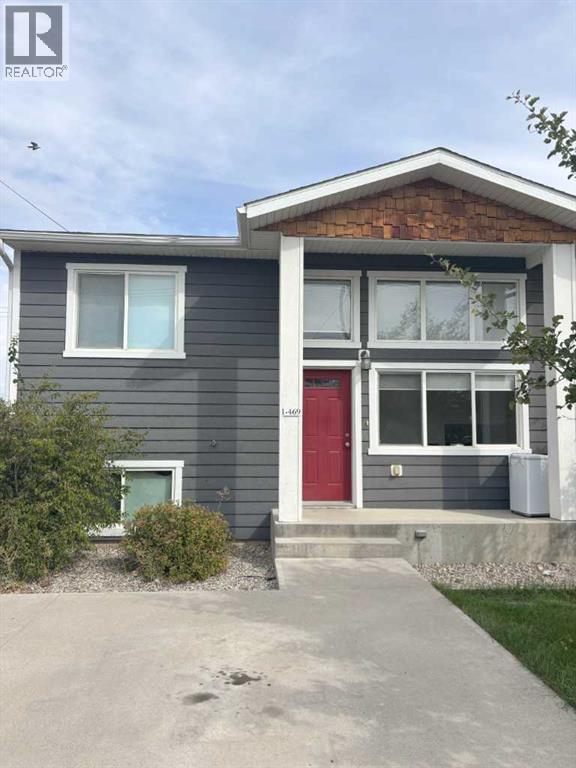 1, 469 15, Fort Macleod — photo 1