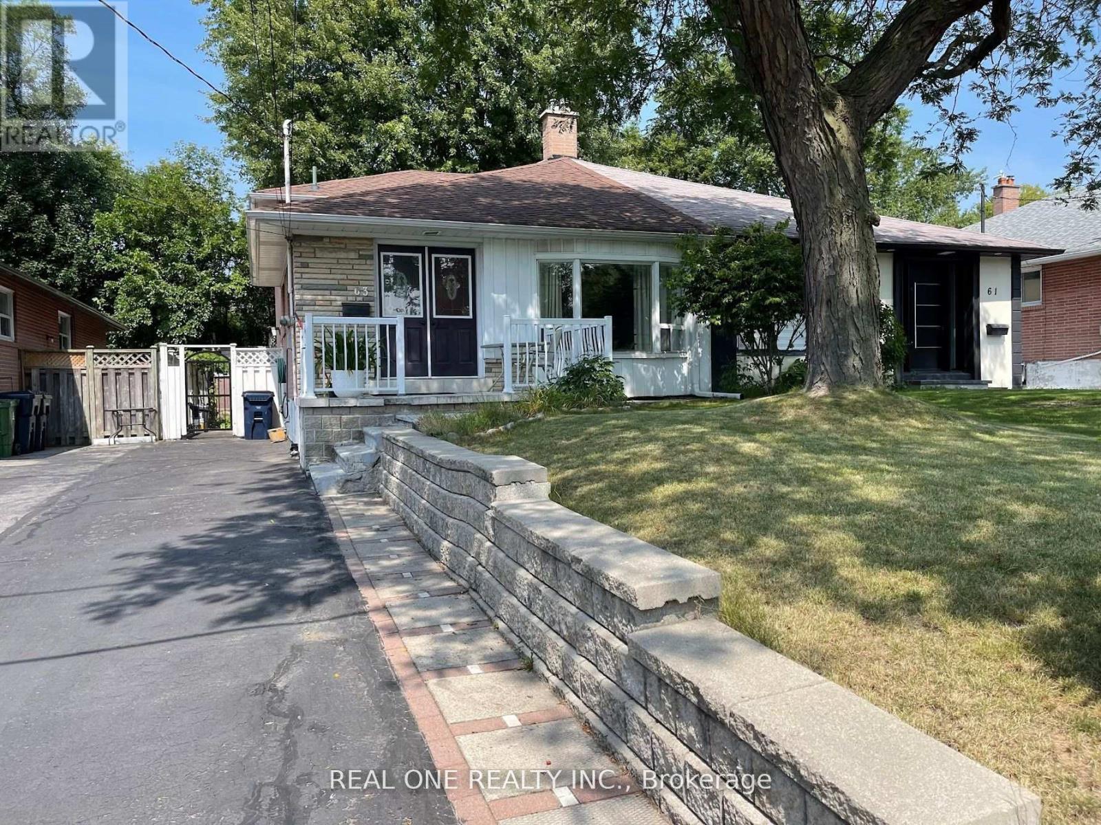 Photo of 63 Sundial Crescent