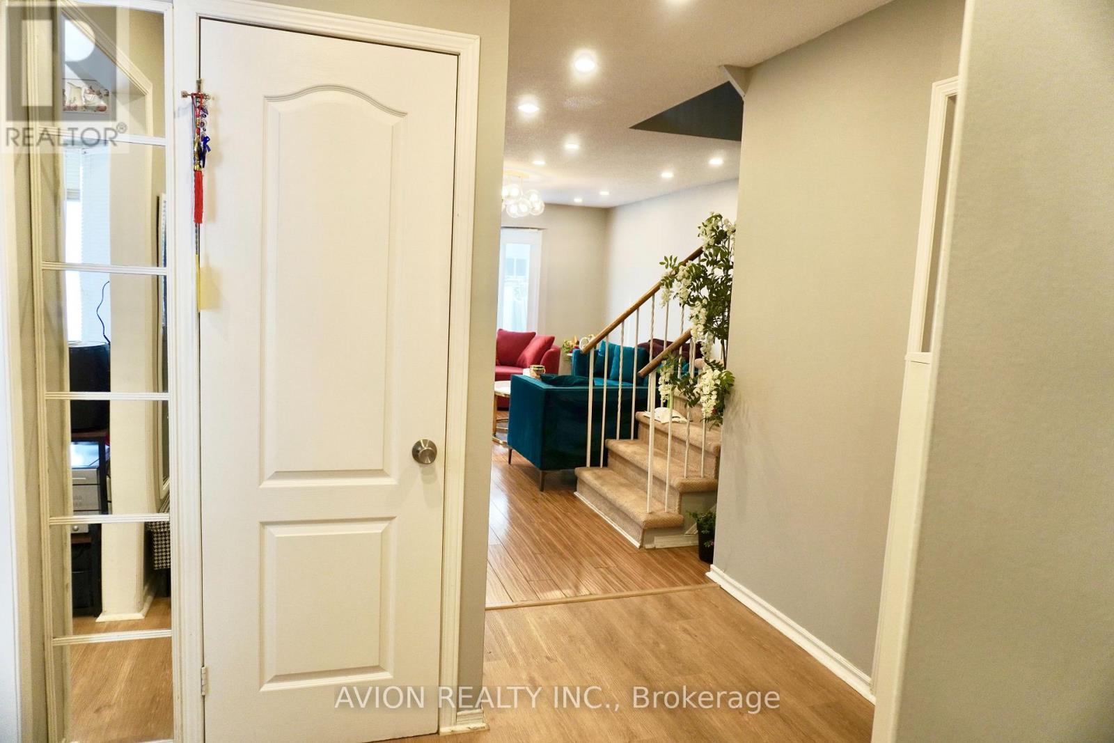 70 Barnes Drive, Ajax (Central), Ontario, L1S5G5, Ajax (Central), Ontario — photo 5 of 5