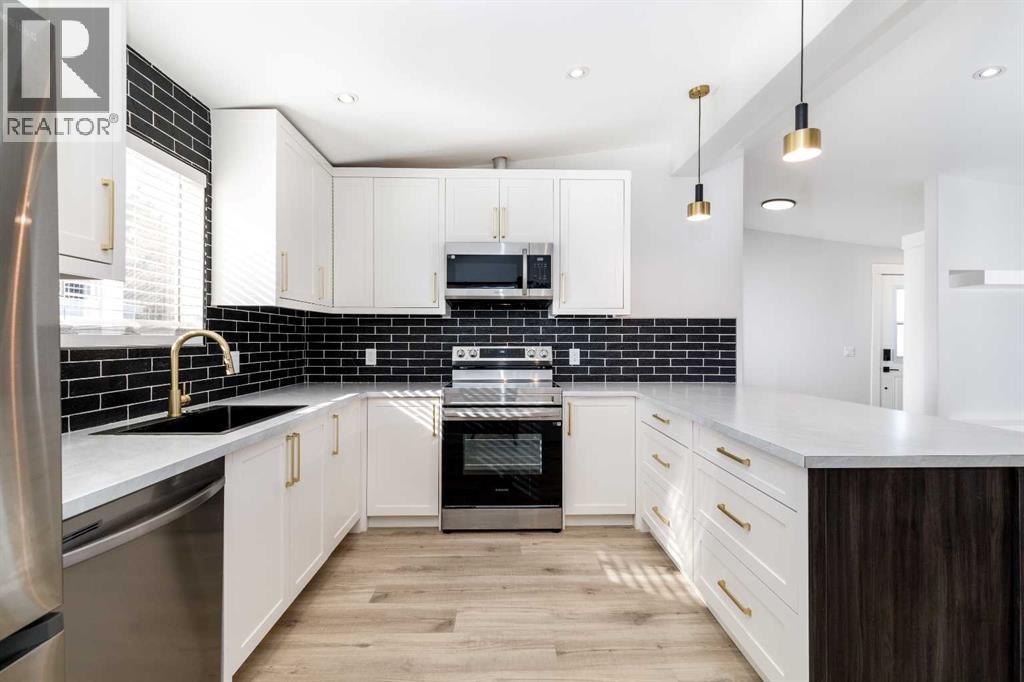 Listing photo – 200, 5344 76 Street, Red Deer