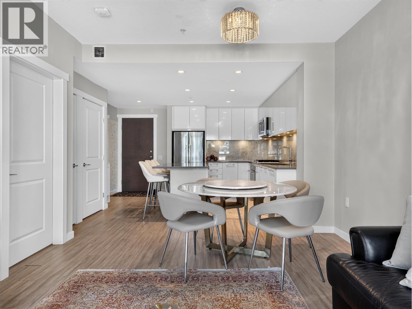 #304 2663 LIBRARY Lane, North Vancouver, British Columbia, V7J0B9, North Vancouver, British Columbia — photo 4 of 5