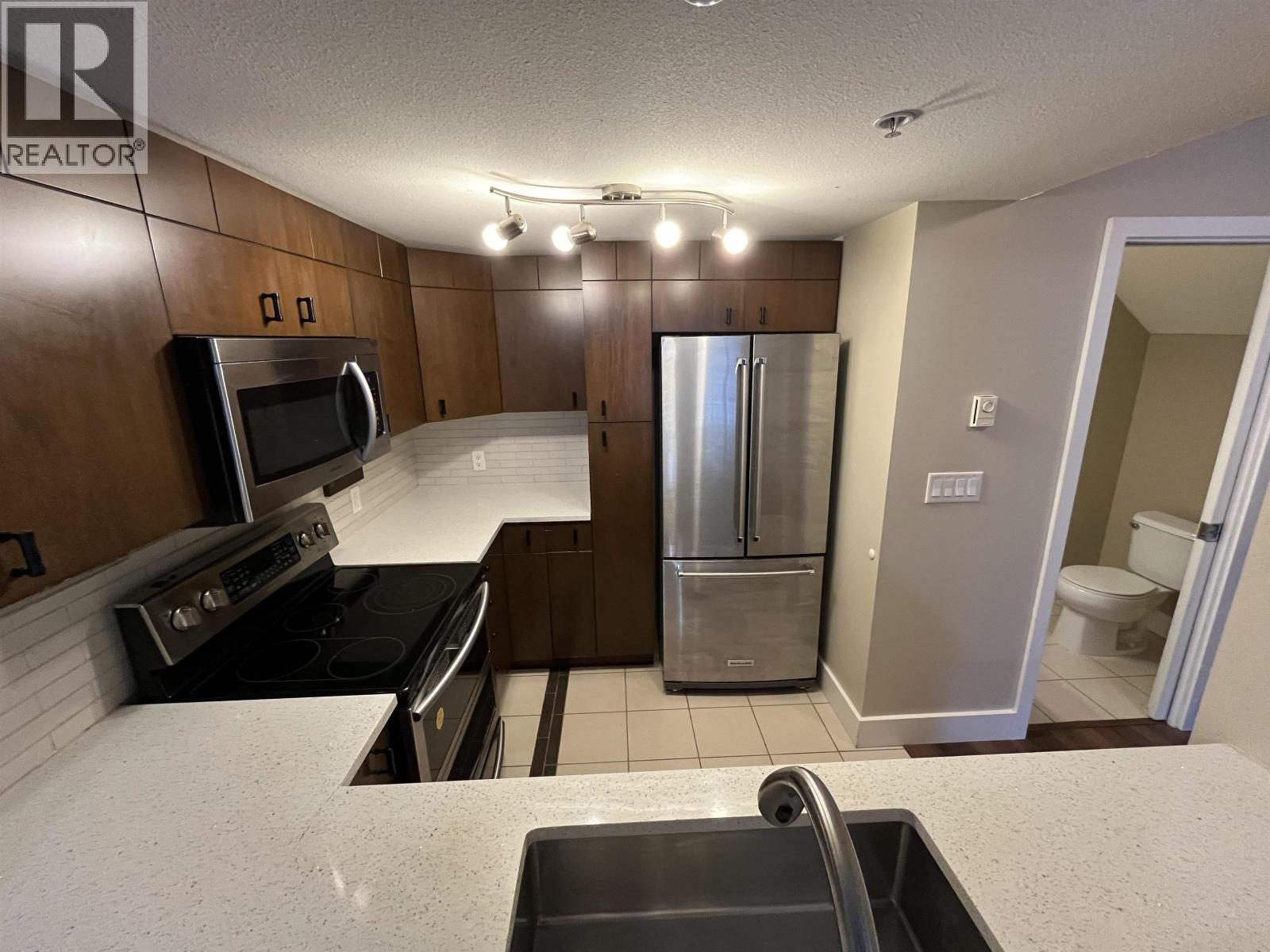 48 7428 SOUTHWYNDE AVENUE, Burnaby - Image 1