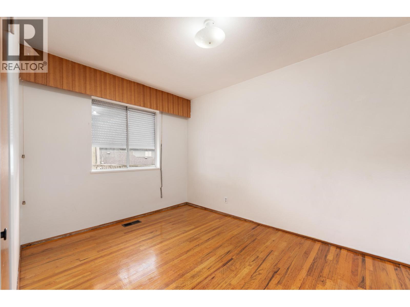 4561 MANOR STREET, Vancouver